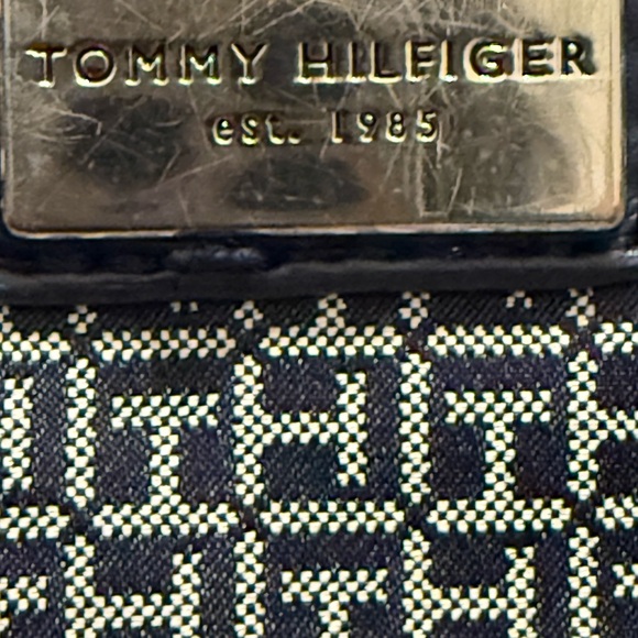 Tommy Hilfiger Signature Navy and White Crossbody Bag - Picture 8 of 14